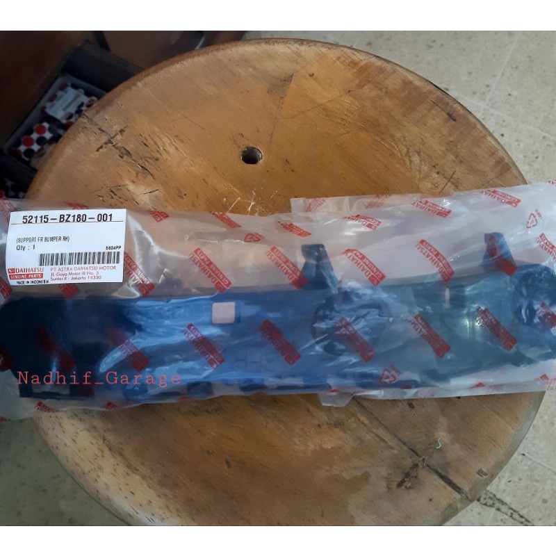 Support Bracket Breket Bumper Depan Kanan Sigra Cayla Original Daihatsu 52115-BZ180-001