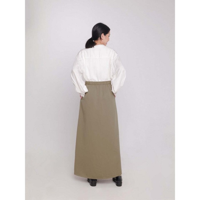 [cod] THENBLANK Bestari Skirt Bengkirai - S