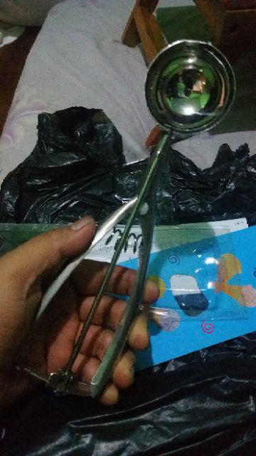 Scoop Ice Cream / Sendok Takar Es Krim Bulat Stainless