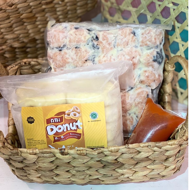 

PARCEL/HAMPERS KERANJANG PREMIUM ISI DONAT + DIMSUM NORI