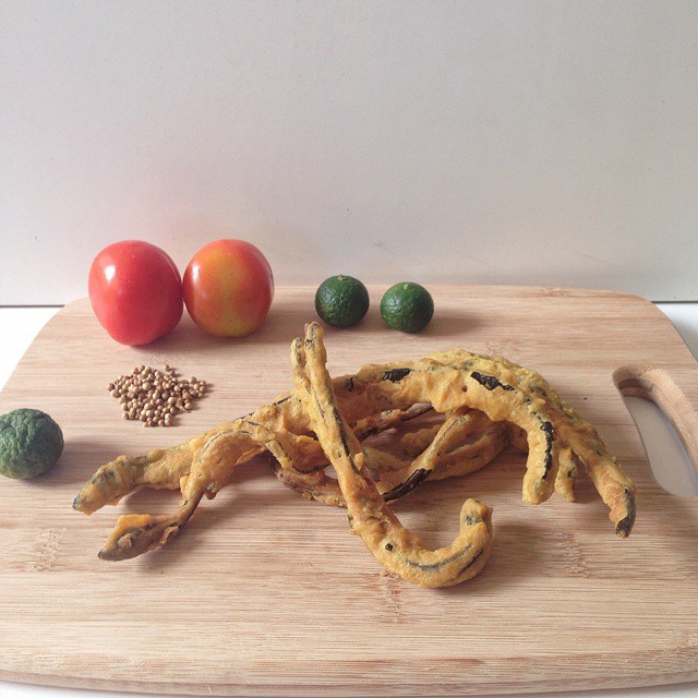 

Kripik Belut Khas Cianjur