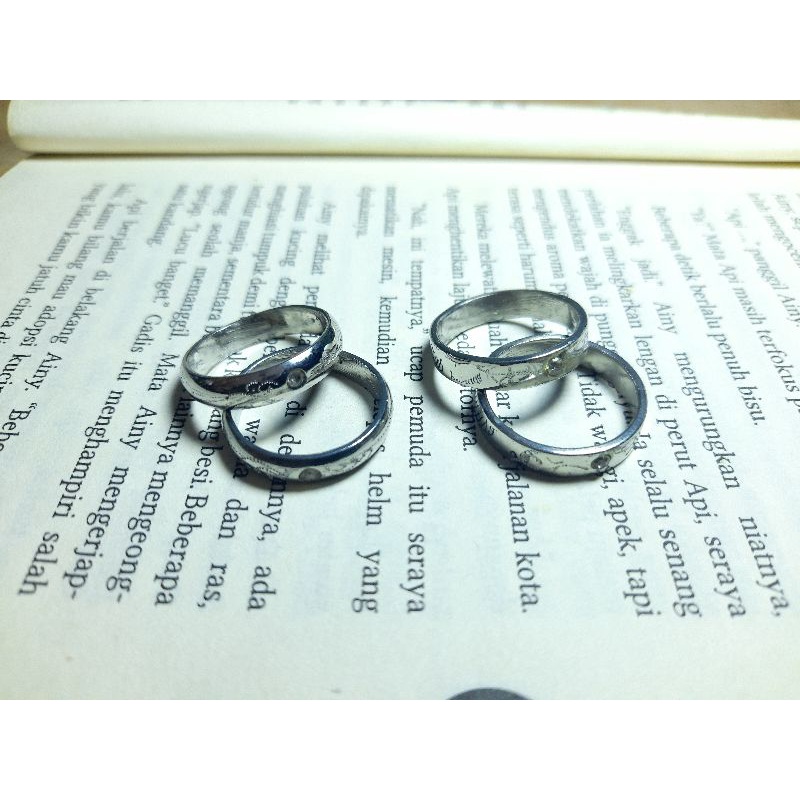 Cincin besi putih asli Permata dengan ukiran