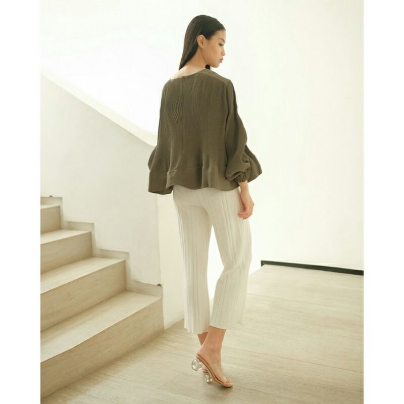 Yegua Top Olive Duma Official