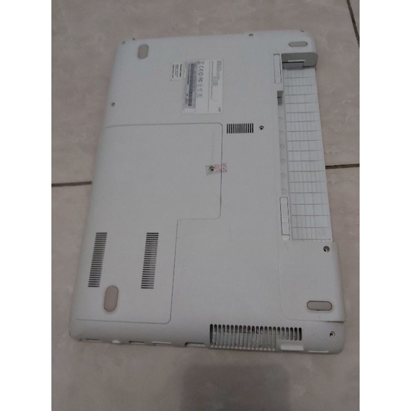 casing kesing cover bawah laptop samsung np270e np275e