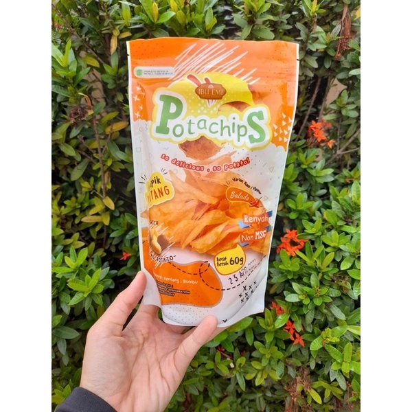 

POTACHIPS, Keripik Kentang dengan 100% potongan irisan kentang asli.