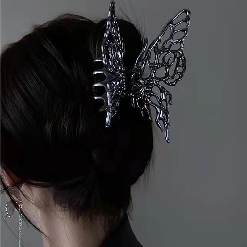 Jepit Rambut Model Butterfly Hollow Bahan Metal Gaya Vintage Untuk Wanita