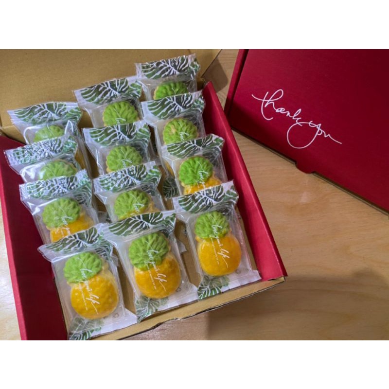 Hampers Imlek nastar Taiwan Premium Pineapple Cake isi 12 pcs