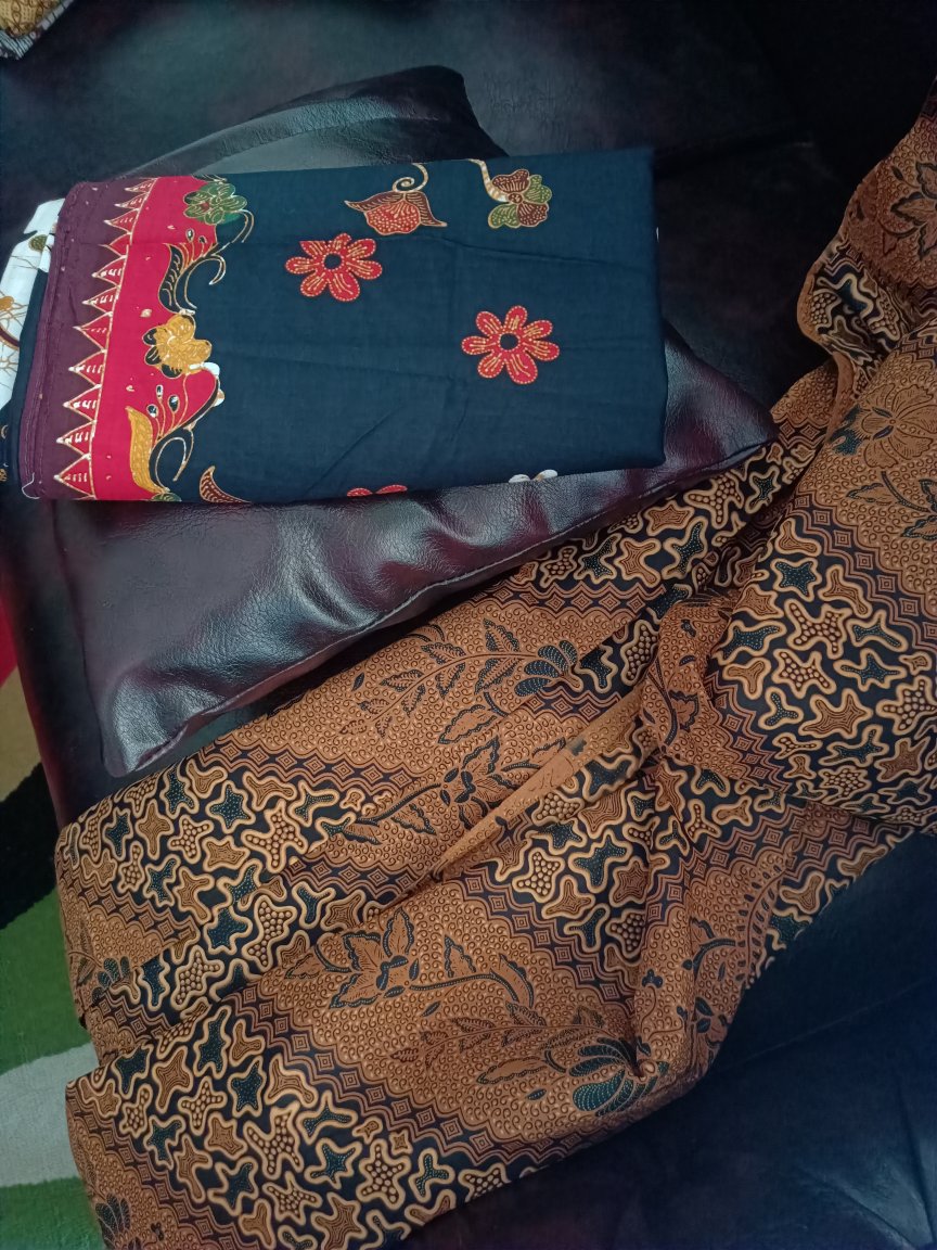 Kain Batik Solo Motif Terta Teja Warna Hitam