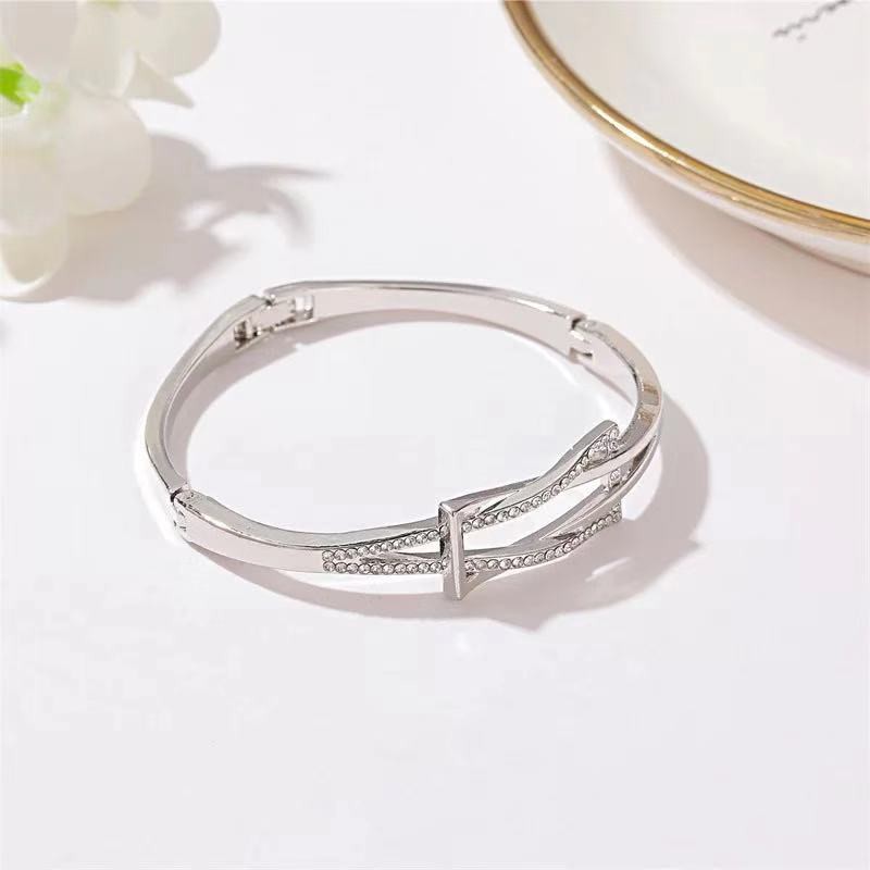 Gelang Wanita Titanium Steel Berlian Bracelet Gaya Korea / Gelang Emas Wanita Diamond Titanium