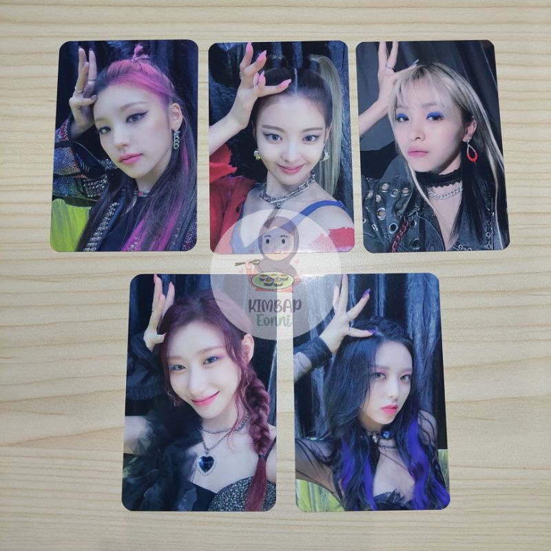 ITZY FANU/SOUNDWAVE OFFICIAL PHOTOCARD PO BENEFIT CRAZY IN LOVE ALBUM