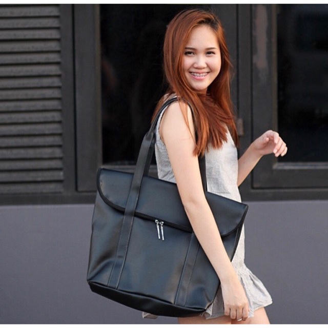 Tas Selempang Besar Wanita Import Kulit