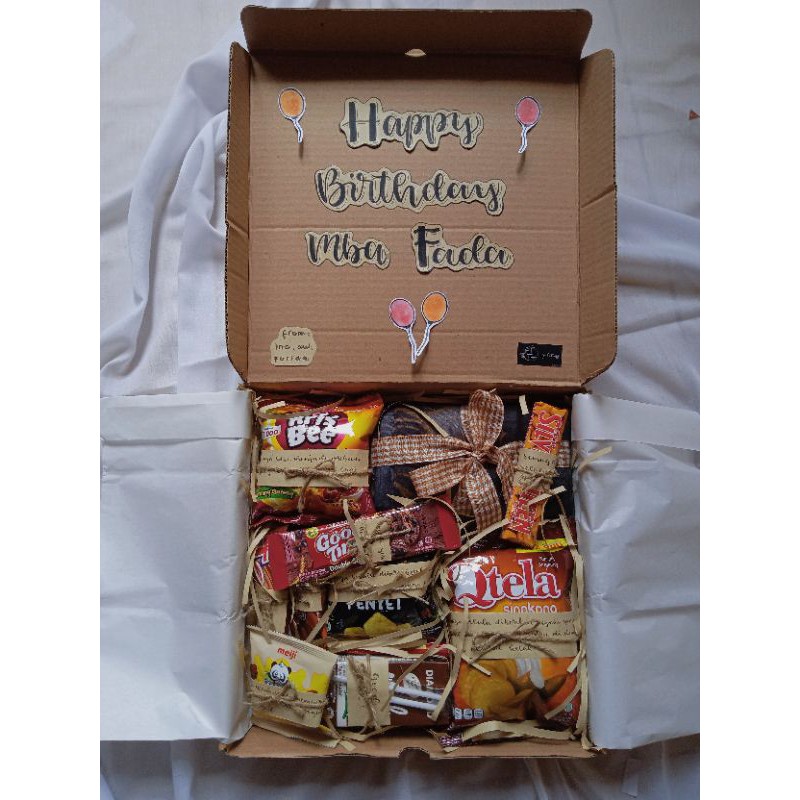 

SNACK BOX/ GIFT BOX/HAMPERS
