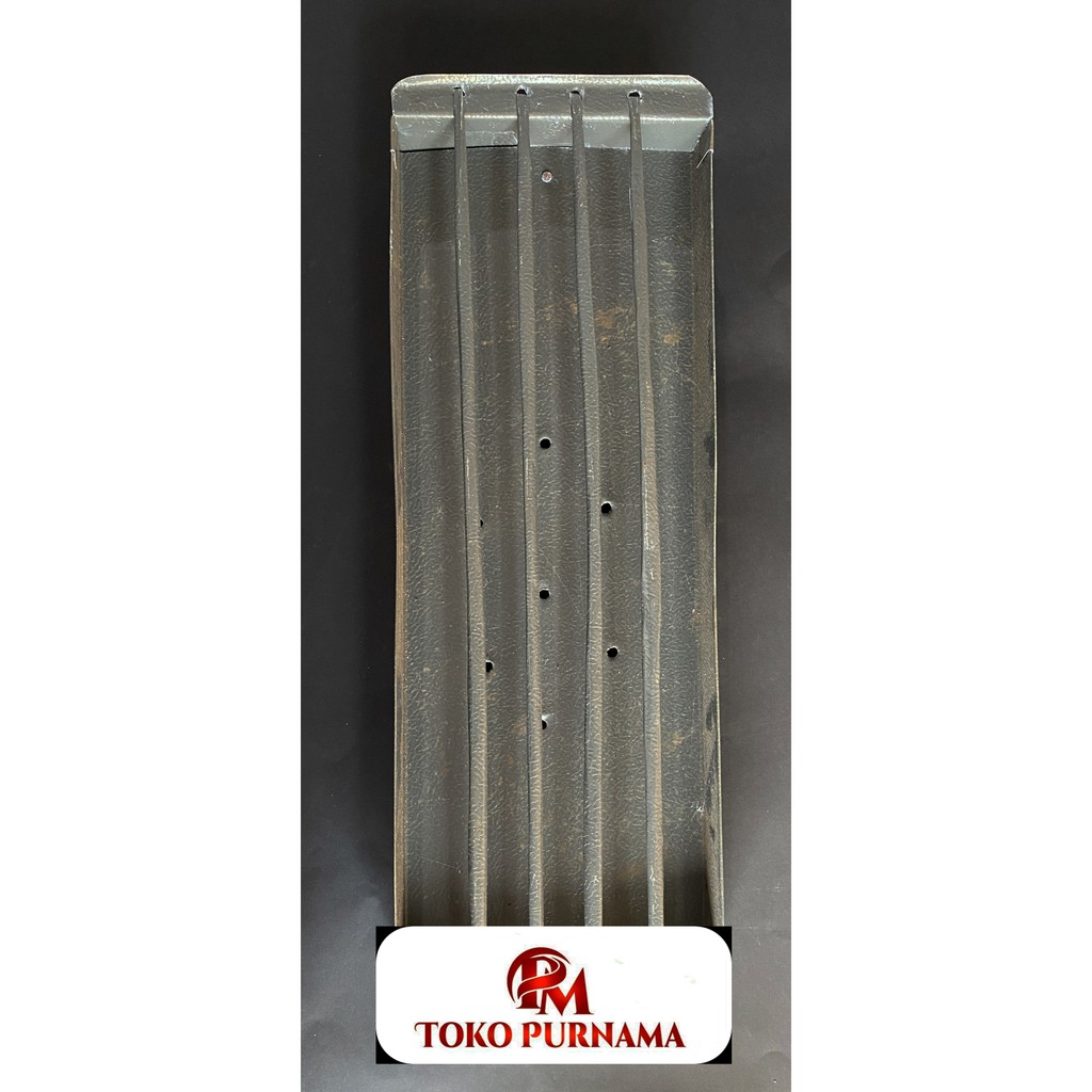 Tempat bakaran arang / Panggangan sate panjang