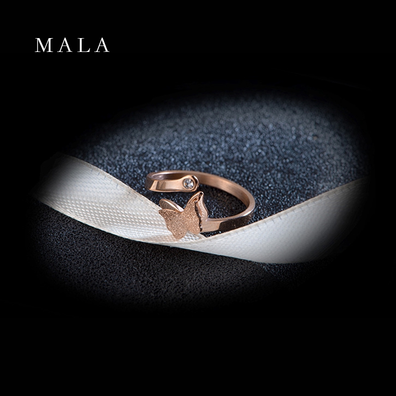 Cincin Titanium Steel Motif Kupu-kupu Warna Rose Gold Frosted untuk Pasangan / Pria / Wanita