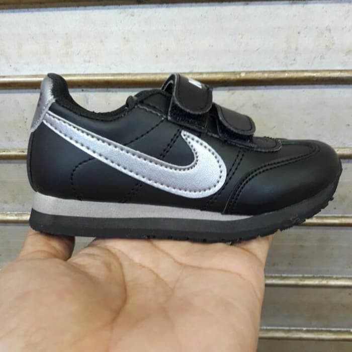 TERNEW SEPATU SEKOLAH ANAK HITAM/SEPATU NIKE ANAK MURAH KEREN