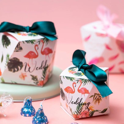 

Wedding Souvenir Kotak Kado coklat Candy Marble Favor Box Hadiah Ultah Segitiga