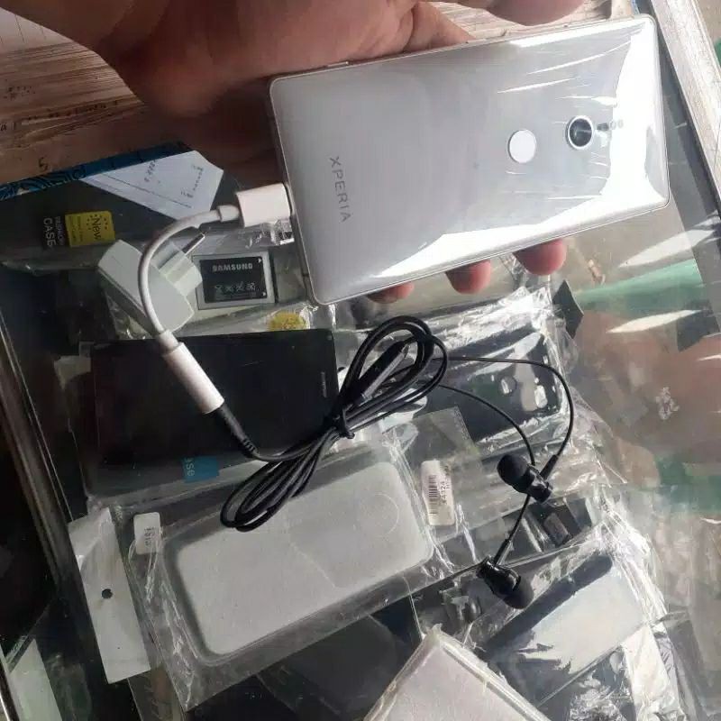 Converter Jack Type C Sony Xperia XZ2 XZ3 Sambungan Headset Type C Sony Xperia XZ2 Type C Sony XZ2