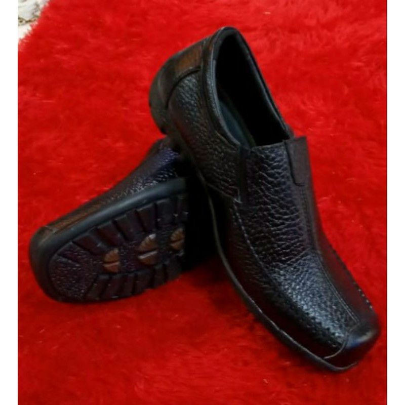 SEPATU KULIT PRIA SNAEKER SLIP ON