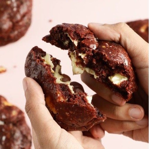 

Red Velvet GIANT Soft Baked Cookies ItsFudginGood Cookies Lembut