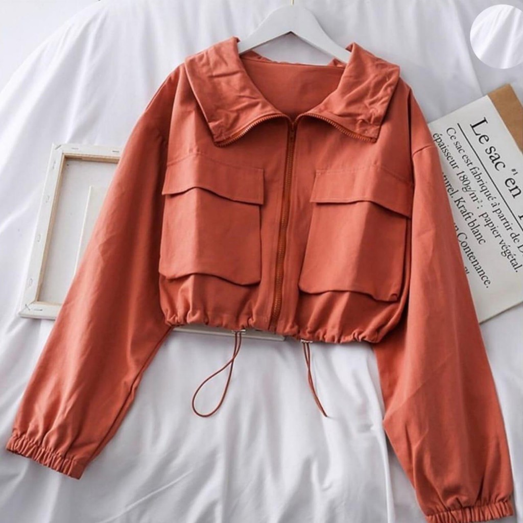 Sury Jaket / Jaket Wanita Crop Resleting Bersaku Lengan Kerut Canvas
