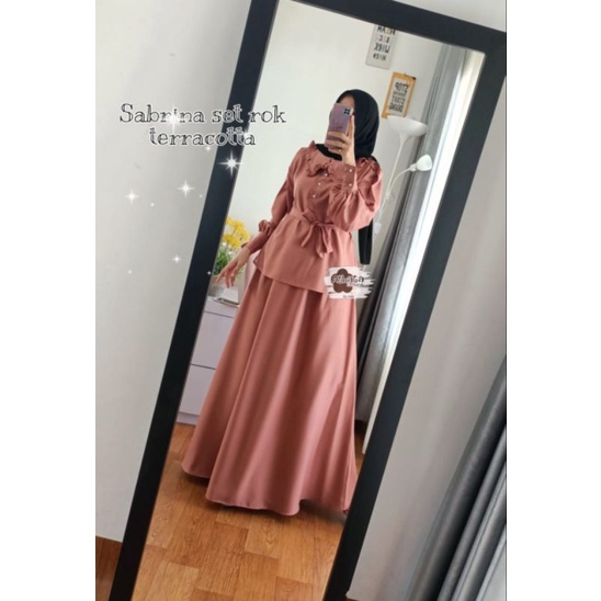 Sabrina one set rok ori athata dzee