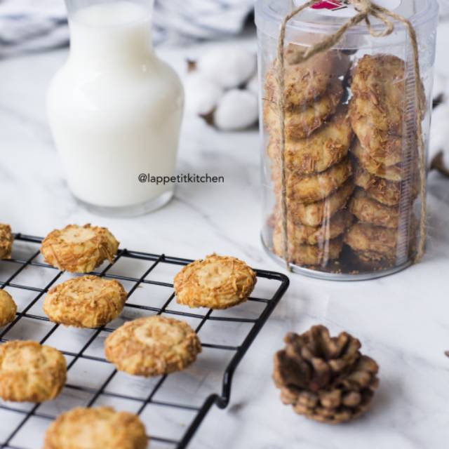 

Thumbprint cheese cookies