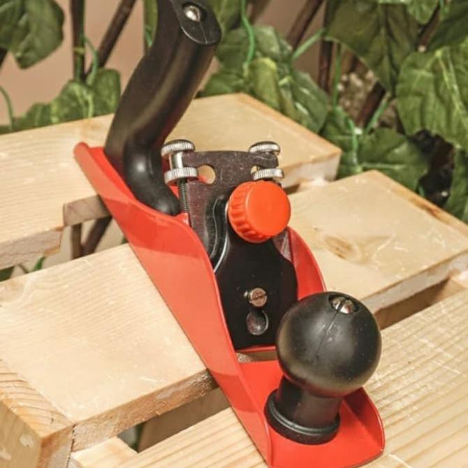 ketam alat serut kayu manual