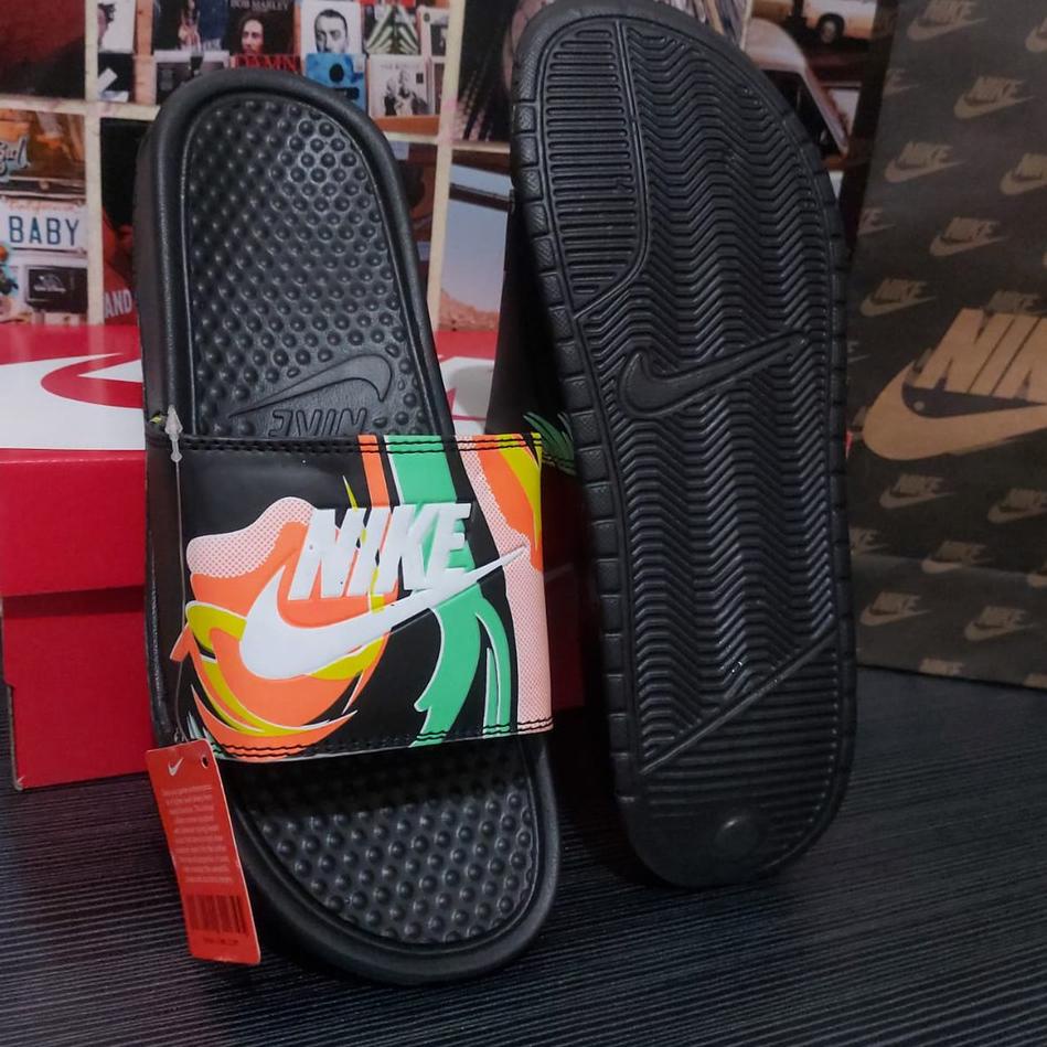 [40] Sendal Nike Benassi Swoosh ORIGINAL Flip Sandal Flop Bunga Black Selop Floral Mawar Slop Slide 