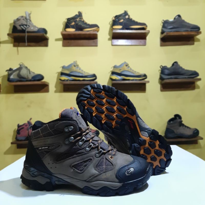 SEPATU OUTDOOR SECOND EIDER