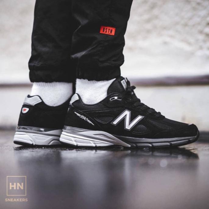 NEW BALANCE 990 V4 BLACK GREY SILVER REFLECTIVE PK