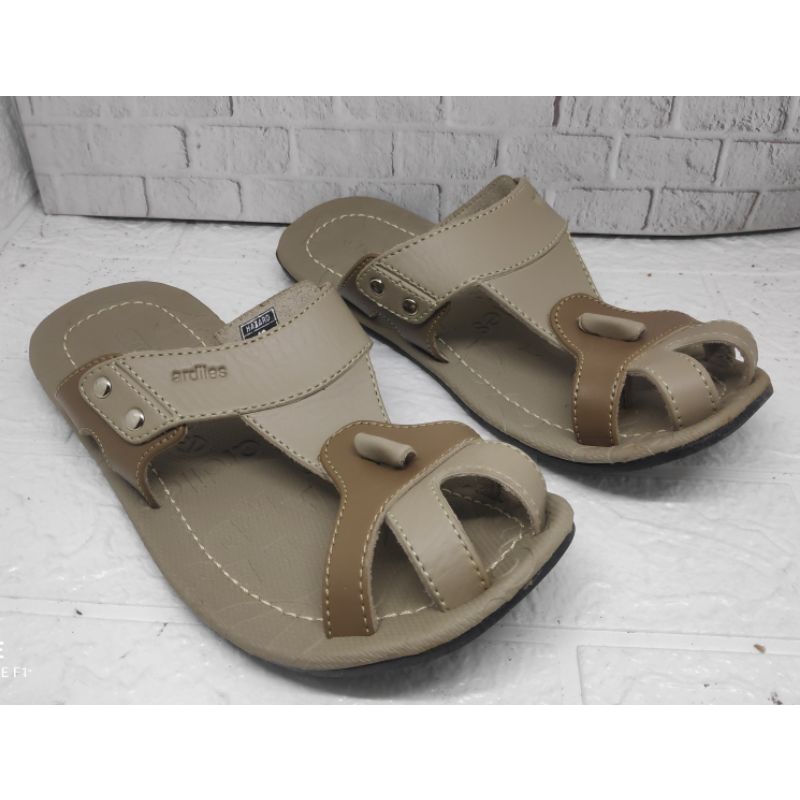 SANDAL ARDILES HAZARD  DAN BOURBON HARGA OBRAL 38+43 dan 33-37