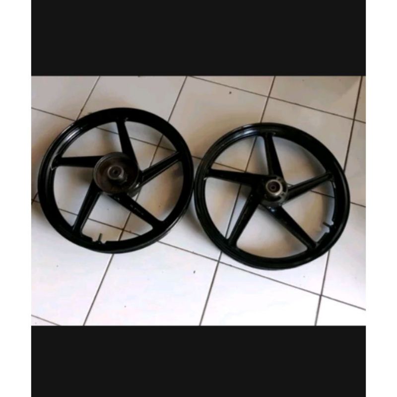 velg depan belakang Suzuki smash new/Smash Lama original seken