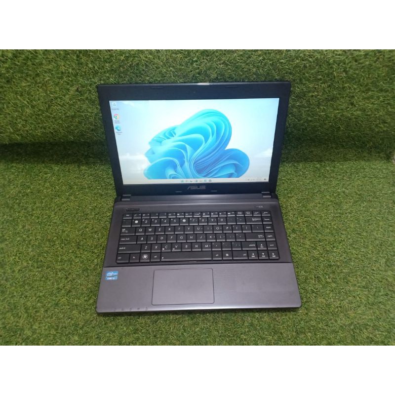 Laptop Asus X45C core i3 sandy Ram 3GB SSD 128GB mulus (U129)