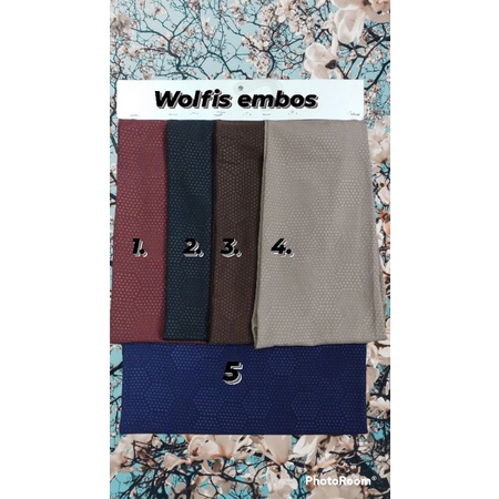 wolfis embos motif polkadot
