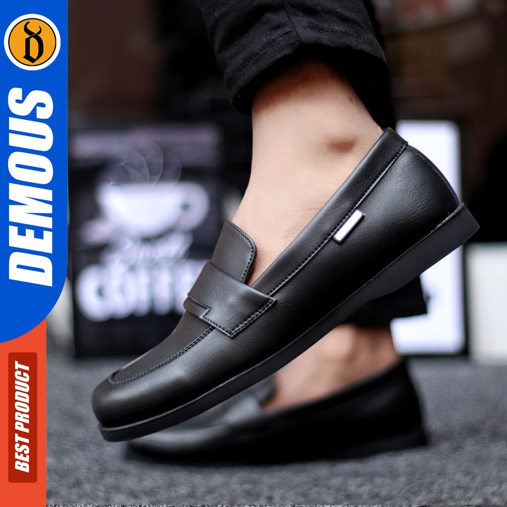 DEMOES Albed - Sepatu Slip On Pria Casual