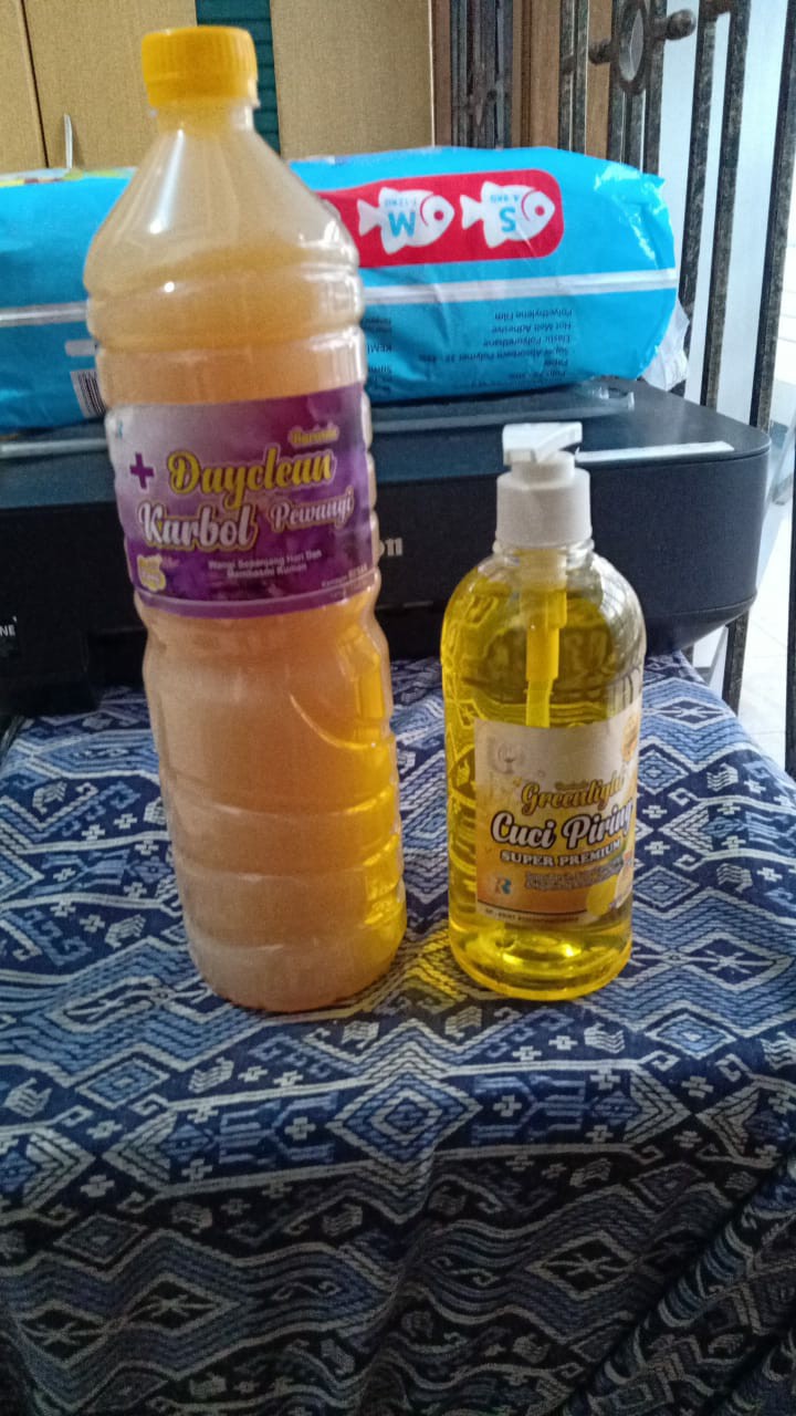 Karbol Pembersih Lantai Disinfektan Anti Serangga Murah 1,5liter