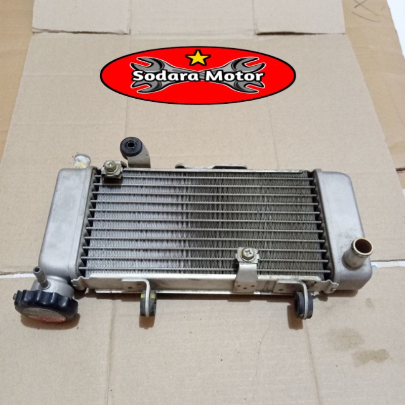 Radiator CB 150 R old radiatot CB 150 R lama original