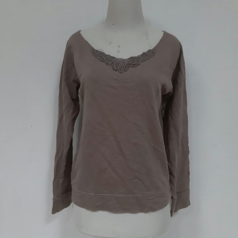 PRELOVED / THRIFT / SECOND LONGSLEVE / KAOS KENGAN PANJANG WANITA WARNA COKLAT MILO SIZE S -M LIKE N