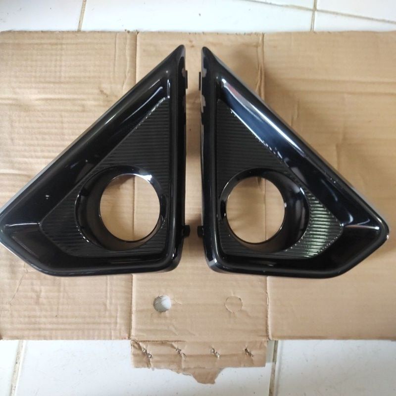 cover foglamp ring foglamp Daihatsu sigra 2018 original