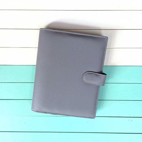 

Binder / Agenda Kulit Warna Abu - Abu