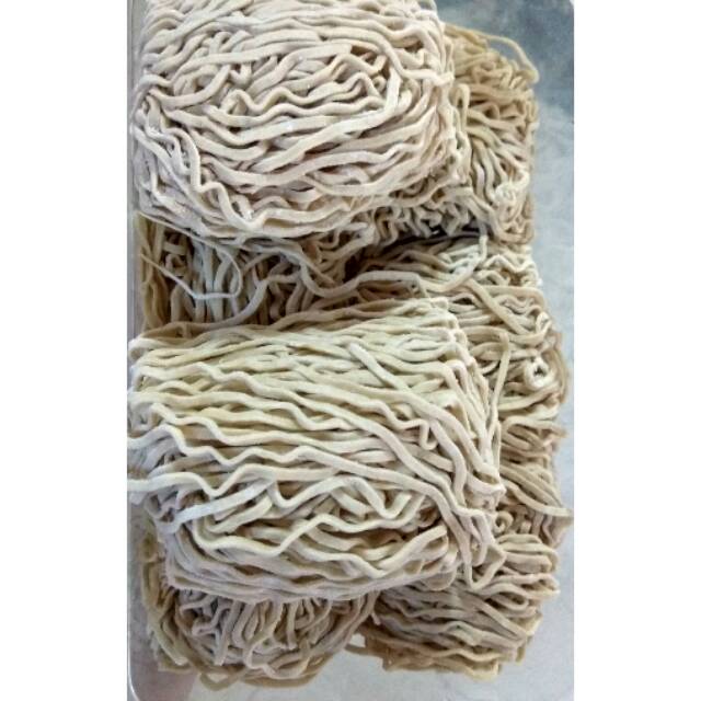 

Mie Basah/Mie Ayam Mentah (tanpa telur) Bahan Mie Ayam Bakmie Bakmi Pangsit