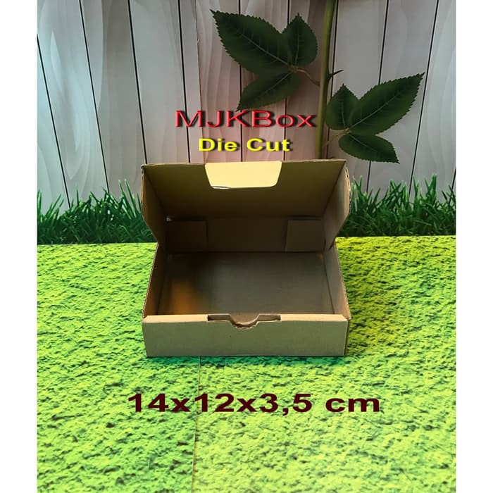 

SALE Kotak Kardus karton Uk. 14x12x3,5 cm.......Die Cut minimal beli 20 pcs