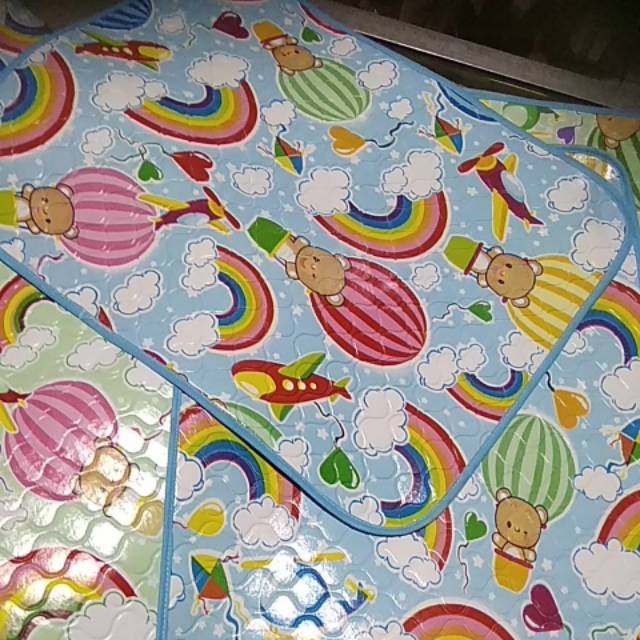 Perlak kecil pangku  bayi babyland 35 x 45 baby mat perlak kecil gendong