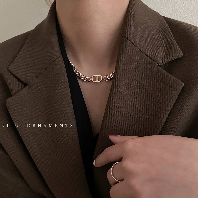 Kalung Rantai Ringan Mewah Simple Trendy Untuk Wanita