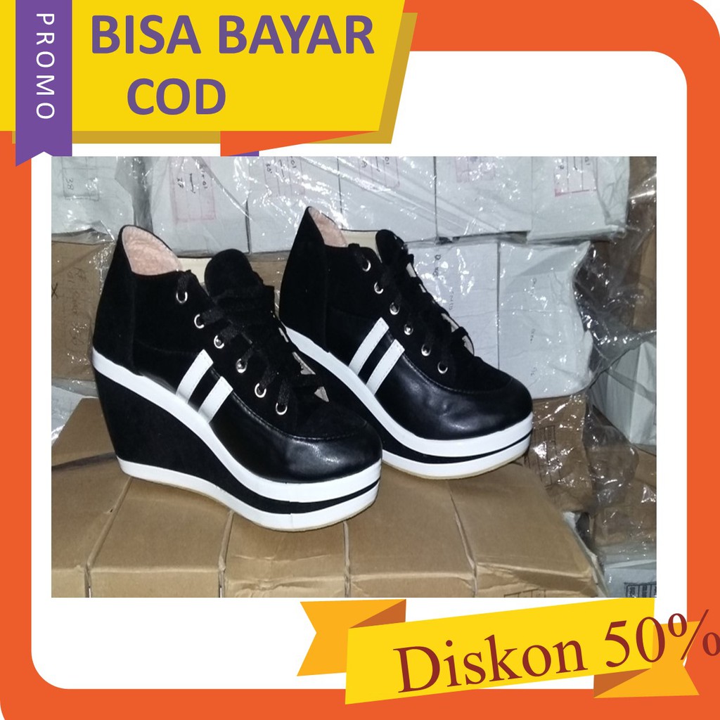 SEPATU WANITA MURAH SEPATU WEDGES ADIDAS LJ02 HITAM Bahan double suede hitam dan sintetis tinggi 7CM