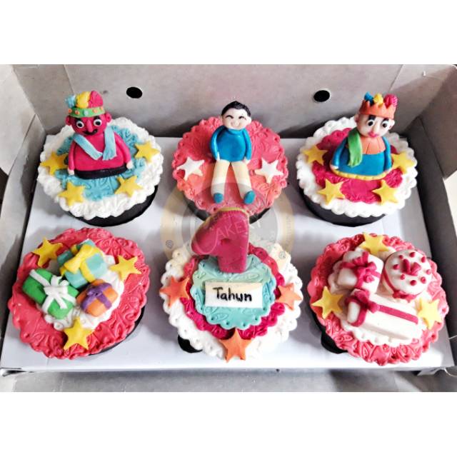

ONDEL-ONDEL Fondant Cupcakes