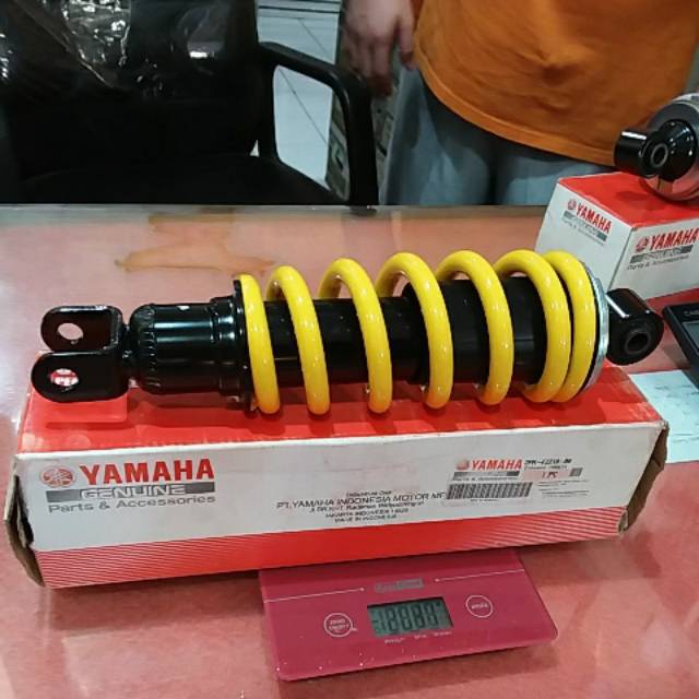 Shock belakang R15