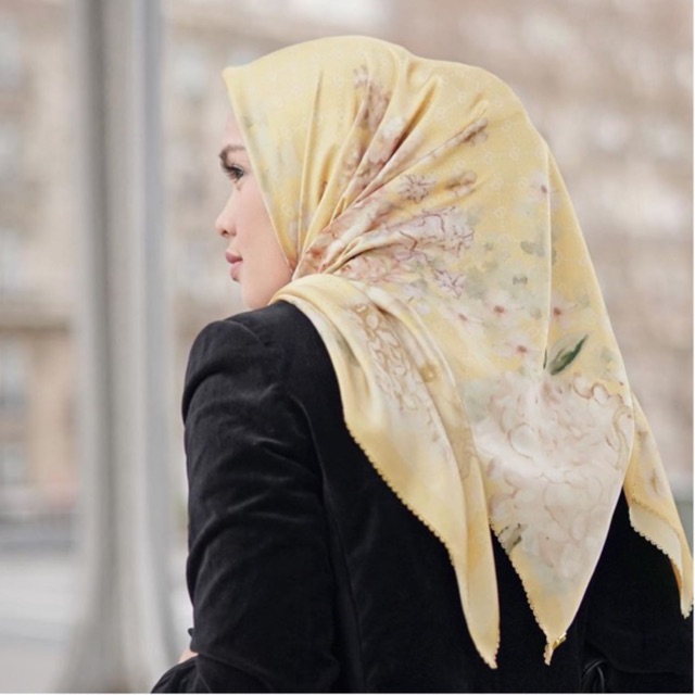 BUTTONSCARVES Hydrangea Jaune Buttonscarves