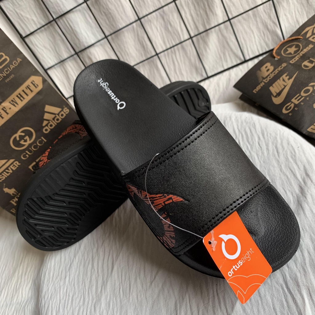 SANDAL SLOP KARET COWOK PREMIUM SLOP PILON IMPORT SANGAT RINGAN DIPAKAI DAN ANTI AIR FREE PAPERBAG ORTUSEIGHT RED Sandal Outdoor TEBAL BERKUALITAS Sandal Selop Rumah Non-slip Santai Empuk Nyaman Polos Elegan Sandal Rumah Sandal SANDAL WANITA SLOP TERBARU