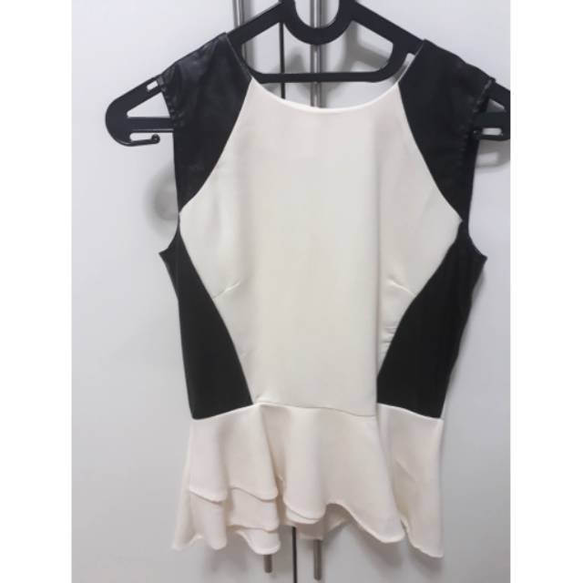 

Preloved new tip yuan white